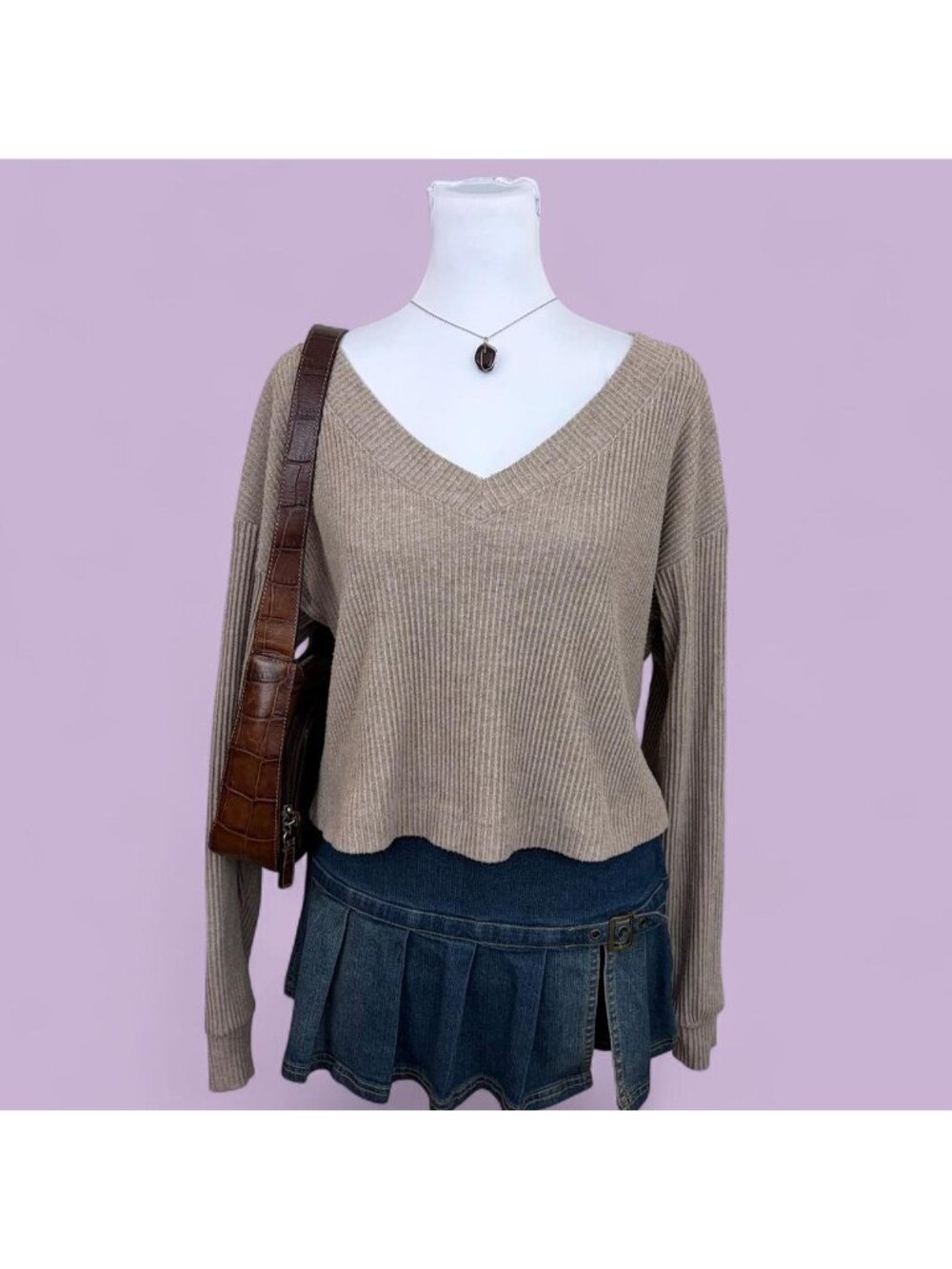 Alo Yoga Muse Ribbed V-Neck Pullover